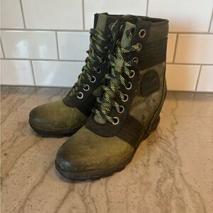 Sorel Camouflage Lace-Up Boots